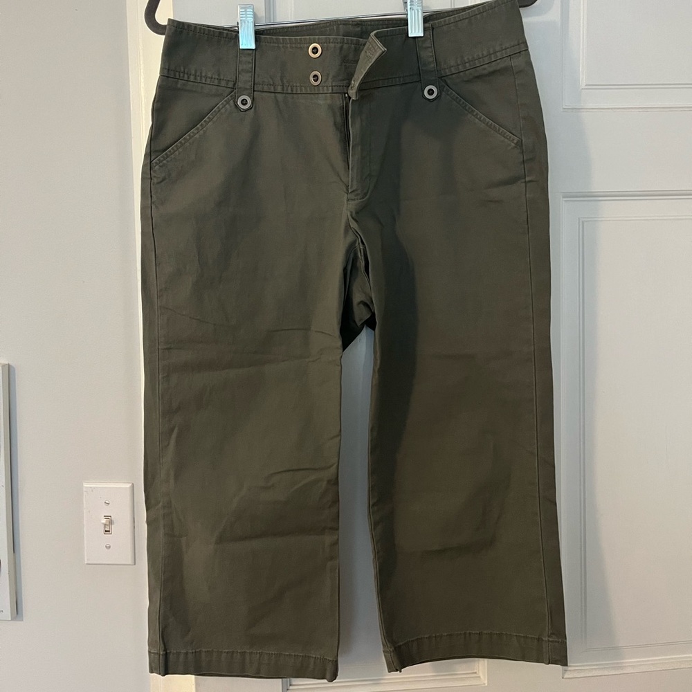 Green dockers mid length pants size 8.